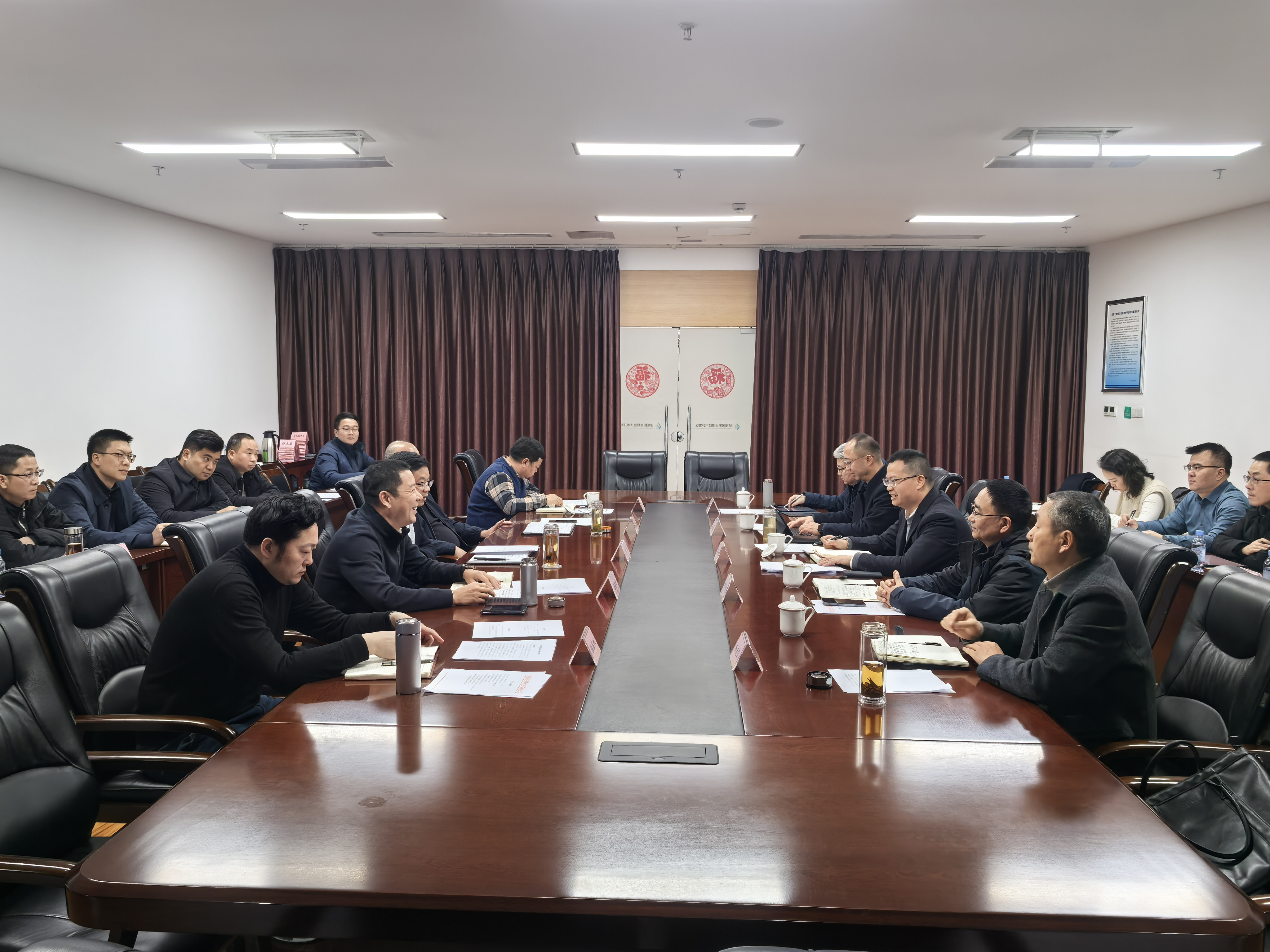 【攜手并進(jìn)，共創(chuàng)未來(lái)】德陽(yáng)發(fā)展集團(tuán)拜訪(fǎng)德陽(yáng)經(jīng)開(kāi)區(qū)共商深度合作與發(fā)展